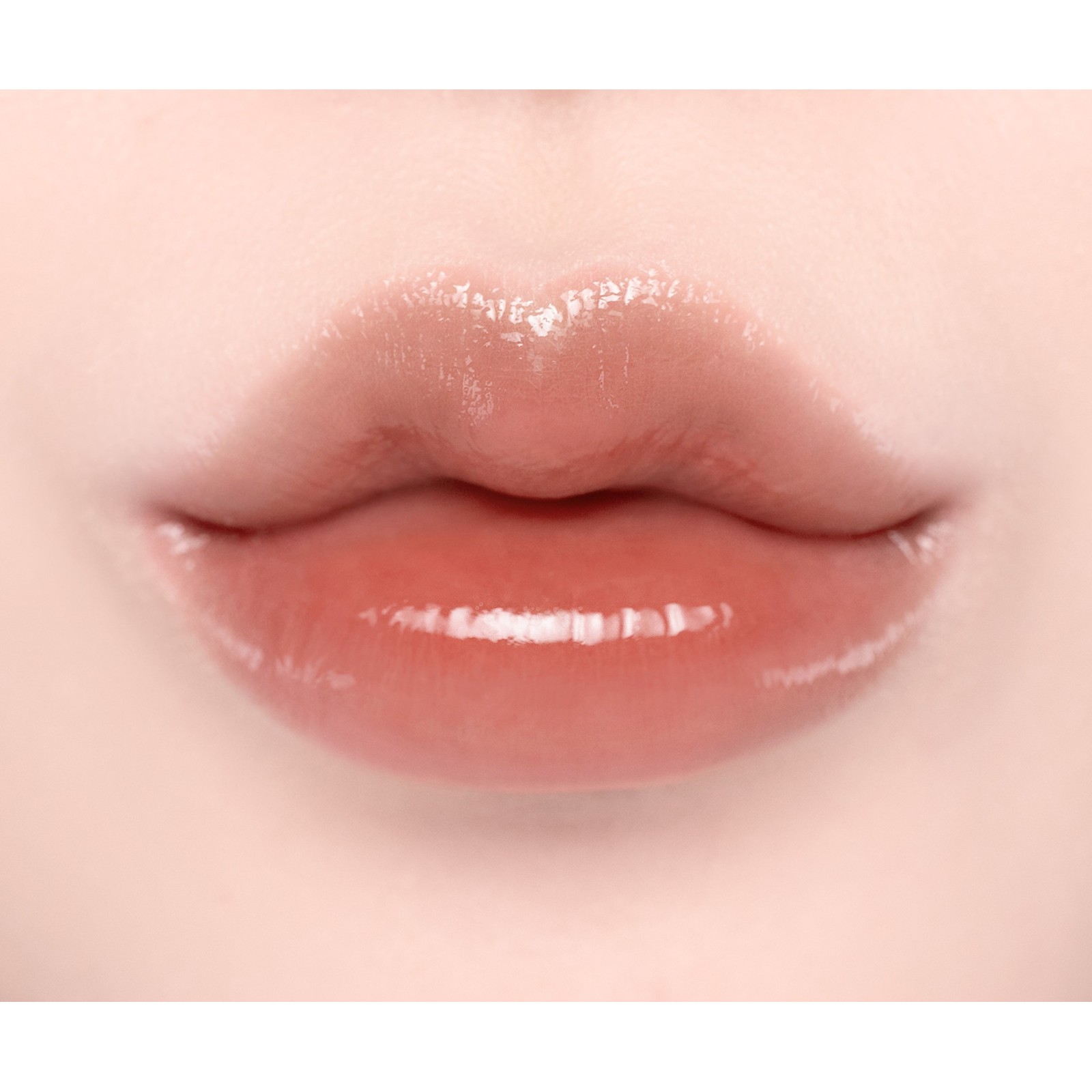 Volumising lip gloss - Laka | MiiN Cosmetics