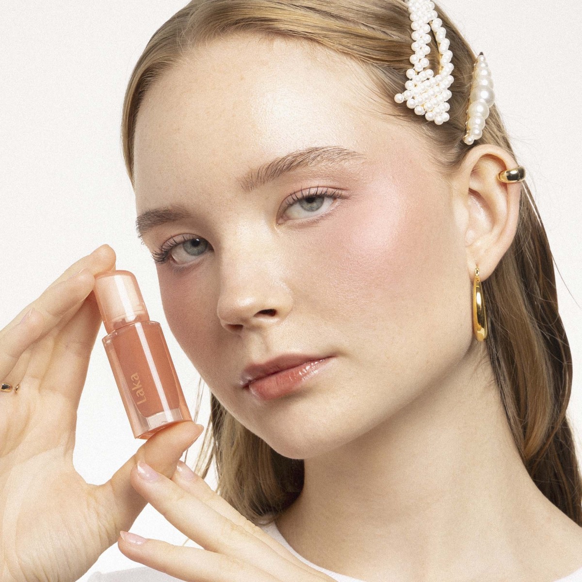 Volumising lip gloss - Laka | MiiN Cosmetics